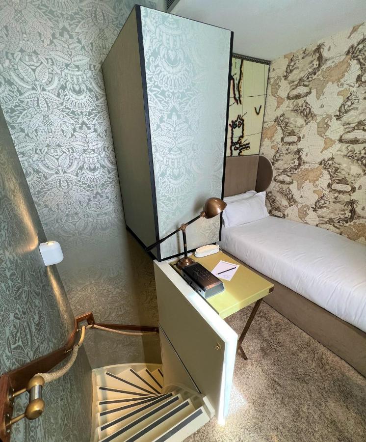 Hotel Du Continent Parigi